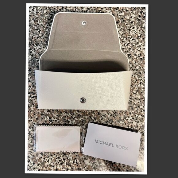 New Michael Kors Leather Eyeglass / Sunglass Case - Picture 3 of 4